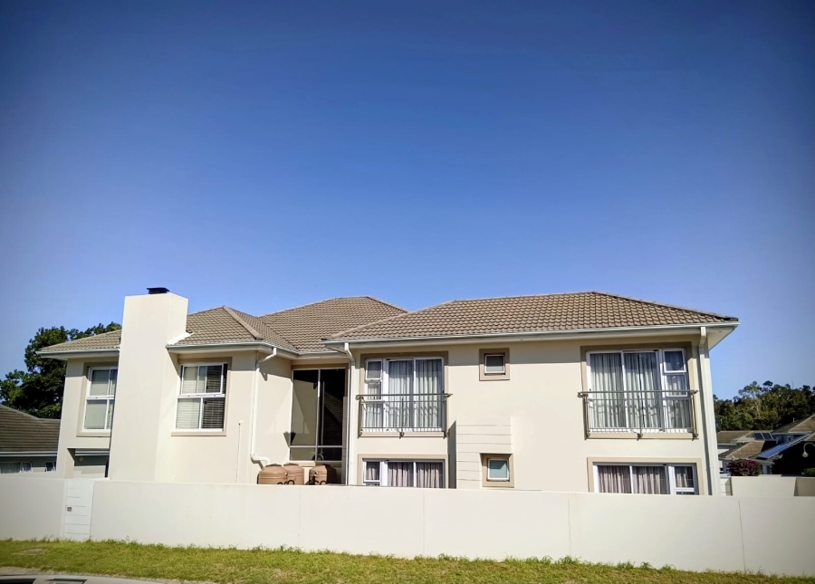 5 Bedroom Property for Sale in Beacon Bay Eastern Cape